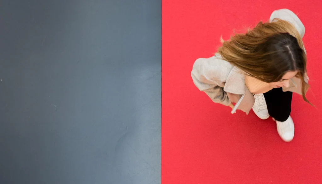 Uschter77_B_01_desktop_20220512_g_msr